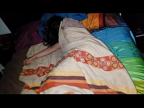 ❤️ El fillastre renya la seva jove madrastra mentre dorm. ❤❌ Fota a nosaltres ❌