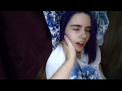 ❤️ Vaig trobar la meva germana a l'armari i la vaig ajudar a correr-se ❤❌ Fota a nosaltres ❌